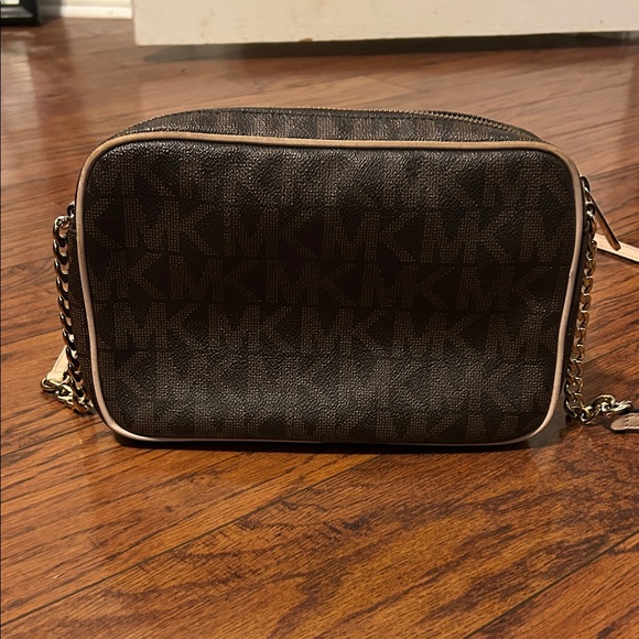 Michael Kors brown crossbody. - Picture 4 of 7